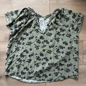 Gap Green and Black Floral Print Flowy Short Sleeve Top Size XL